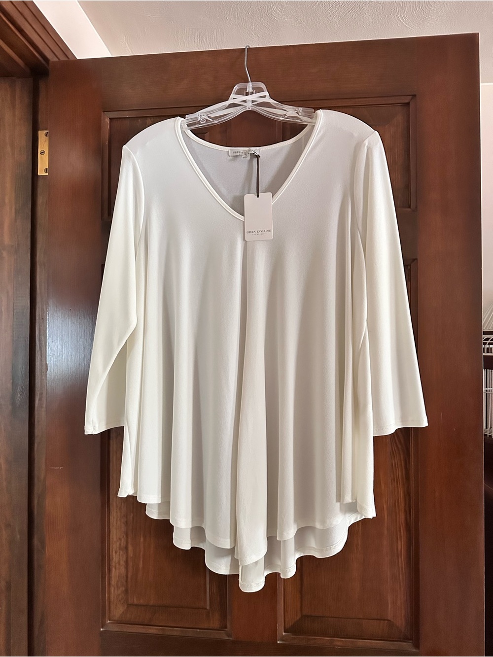 Green Envelope Cream/Off-White V-Neck Flowing Women's Top NWT 1X